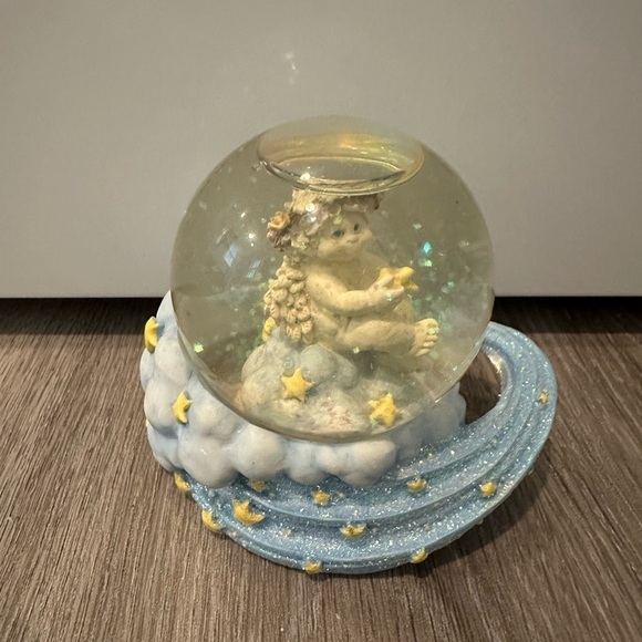 Dreamsicle Collectible Snow Globe - Picture 1 of 4